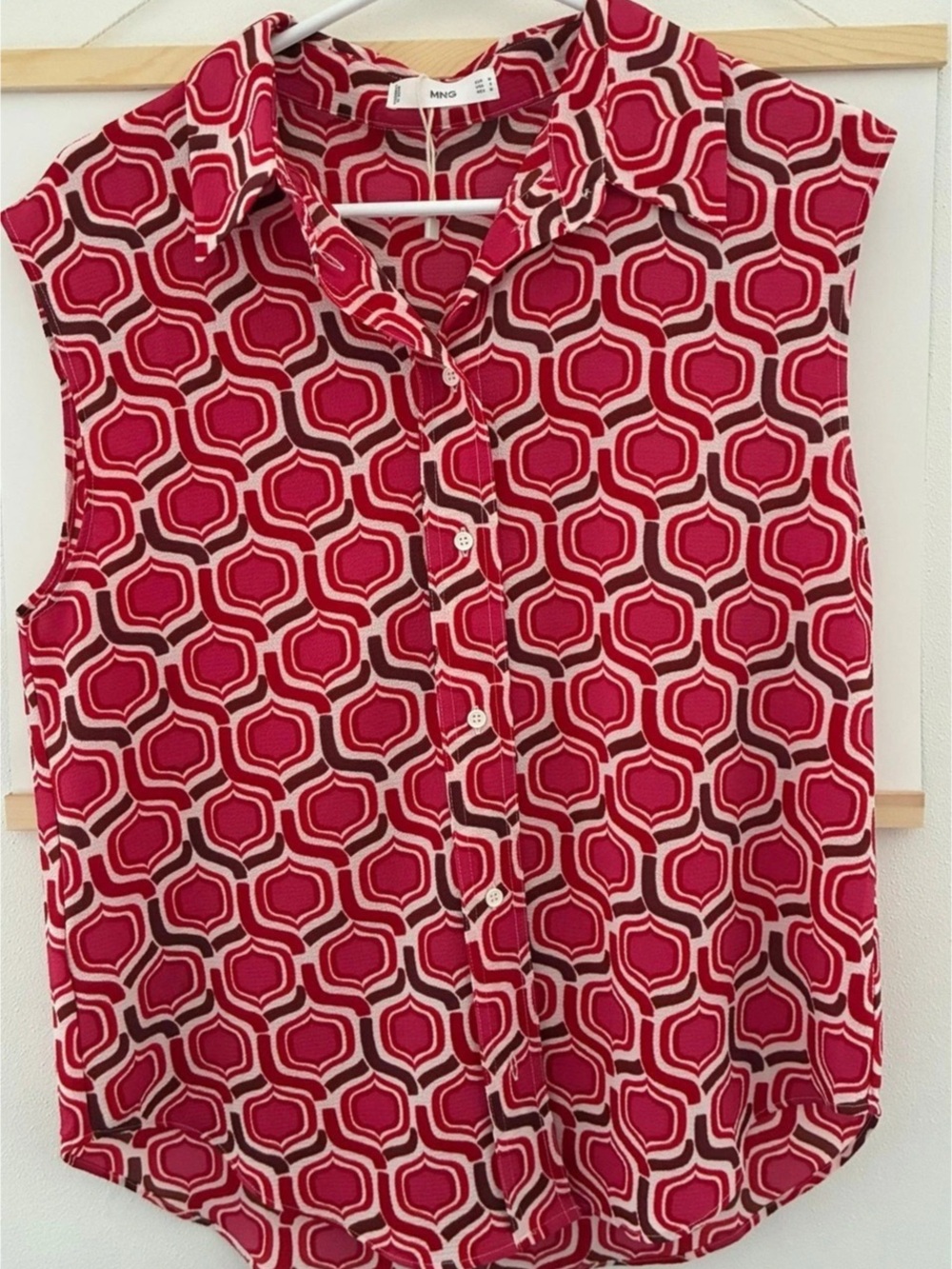MNG Geometric Sleeveless Blouse in Red & White Size Medium NWT